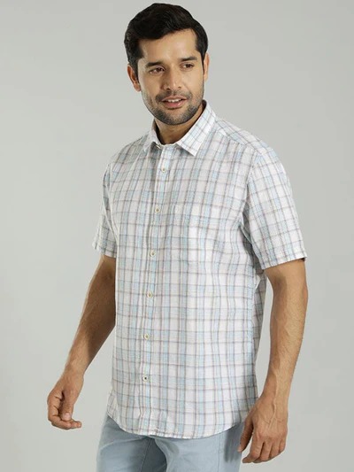 Indian Terrain Men's Regular Fit Half Sleeve Checkered Off White Shirt